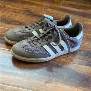 Men’s adidas Brown and White Sneakers. 7 Men’s, 8.5 Women’s